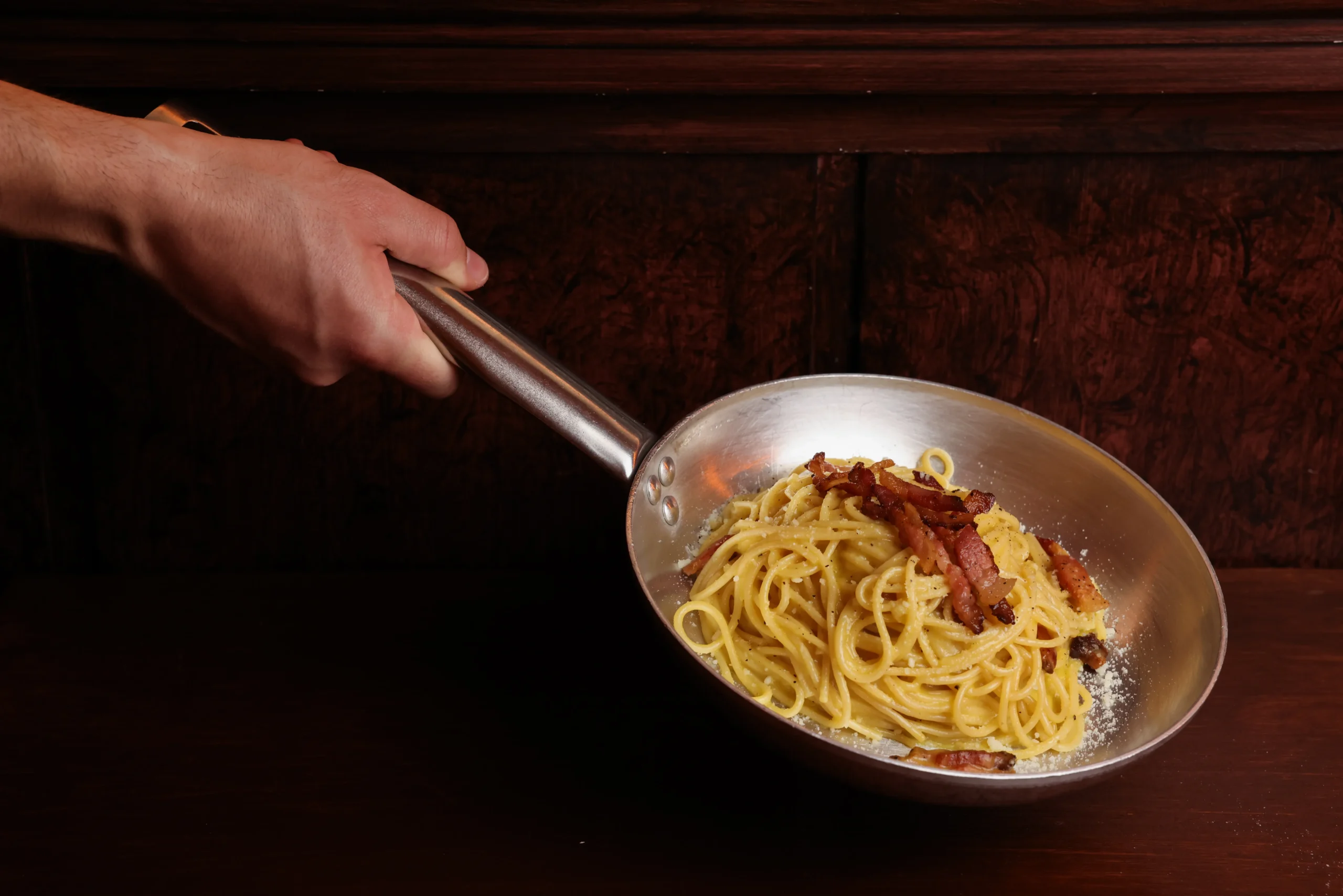 carbonara-romana-in-padella-osteria-della-vite