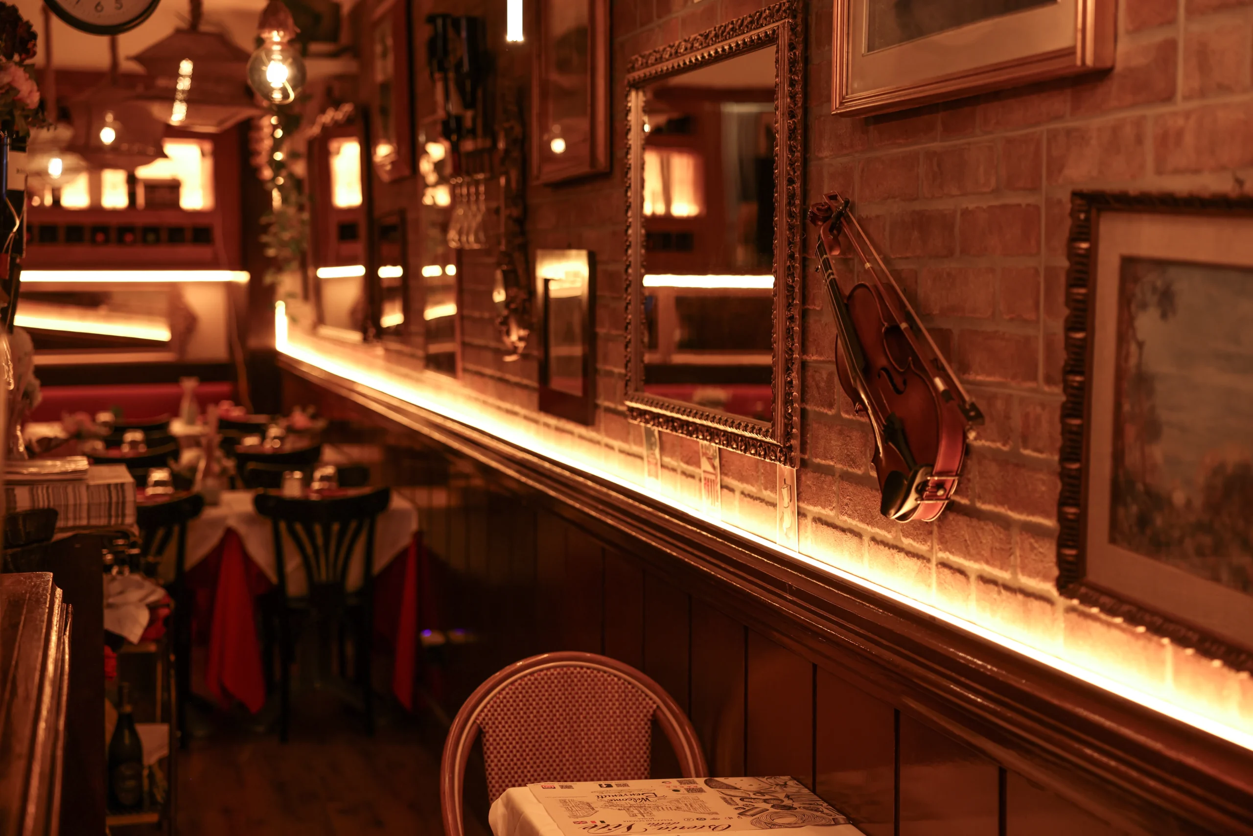 dettagli-arredo-interno-osteria-della-vite-roma